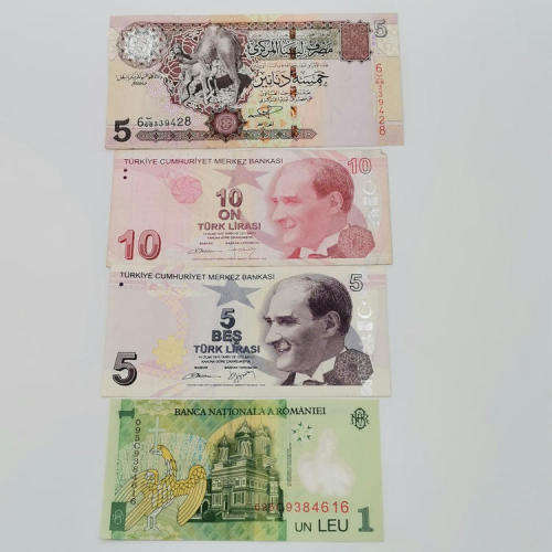 Lot of 10 world banknotes