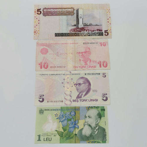 Lot of 10 world banknotes