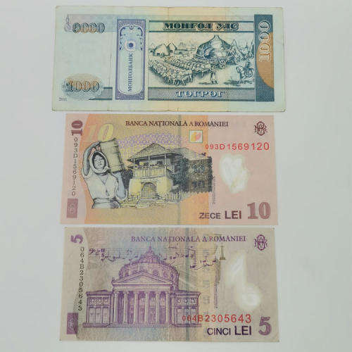 Lot of 10 world banknotes