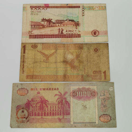 Lot of 10 world banknotes