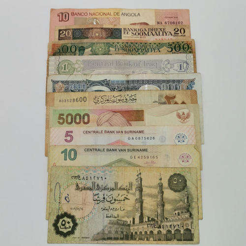 Lot of 10 well used world banknotes