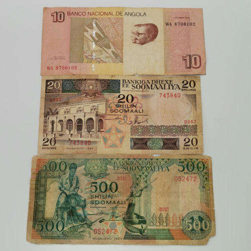 Lot of 10 well used world banknotes