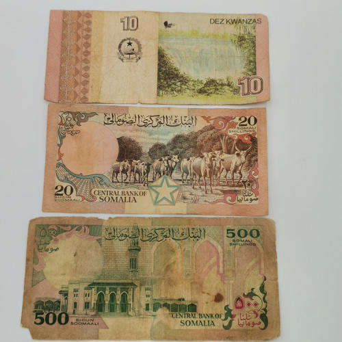Lot of 10 well used world banknotes