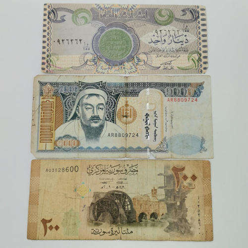 Lot of 10 well used world banknotes