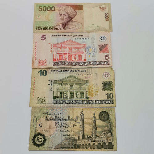 Lot of 10 well used world banknotes