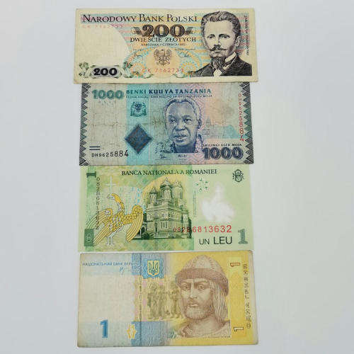 Lot of 10 world banknotes - some better