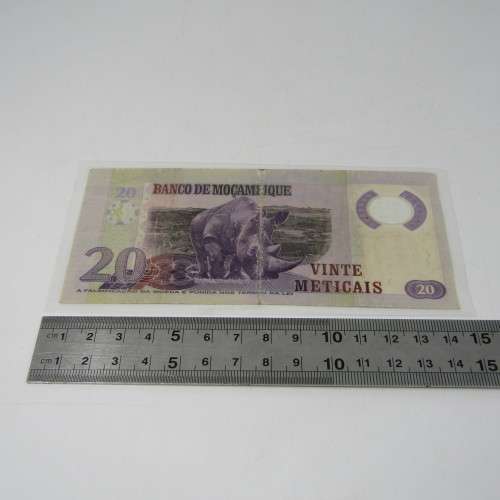 Lot of 10 laminated bank notes from all over