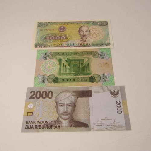 Lot of 10 world bank notes