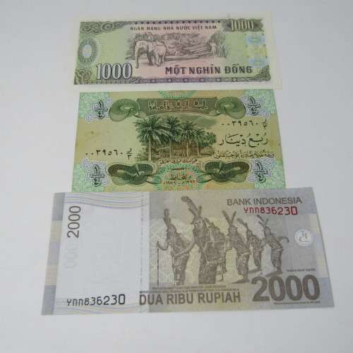 Lot of 10 world bank notes