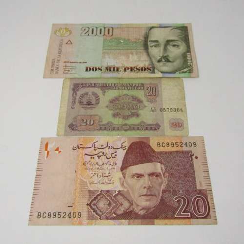 Lot of 10 world bank notes