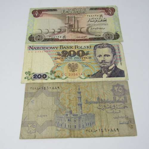 Lot of 10 world bank notes