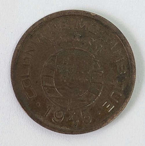 1945 Fifty Centavos AU - Cracked die mark through 4 of 1945