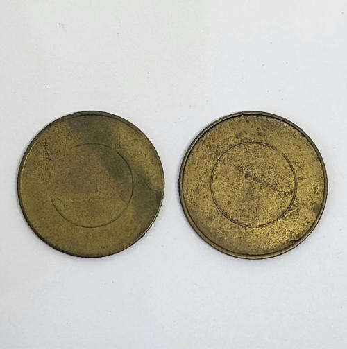 Pair of unusual 3d and 9d tokens