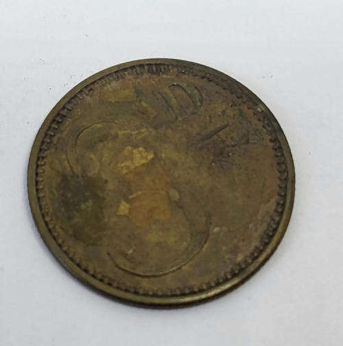 Pair of unusual 3d and 9d tokens
