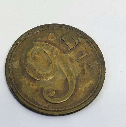 Pair of unusual 3d and 9d tokens