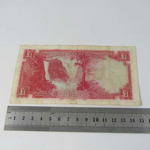 Rhodesia banknote one pound 7 September 1964 - Very Fine - with folds and creases