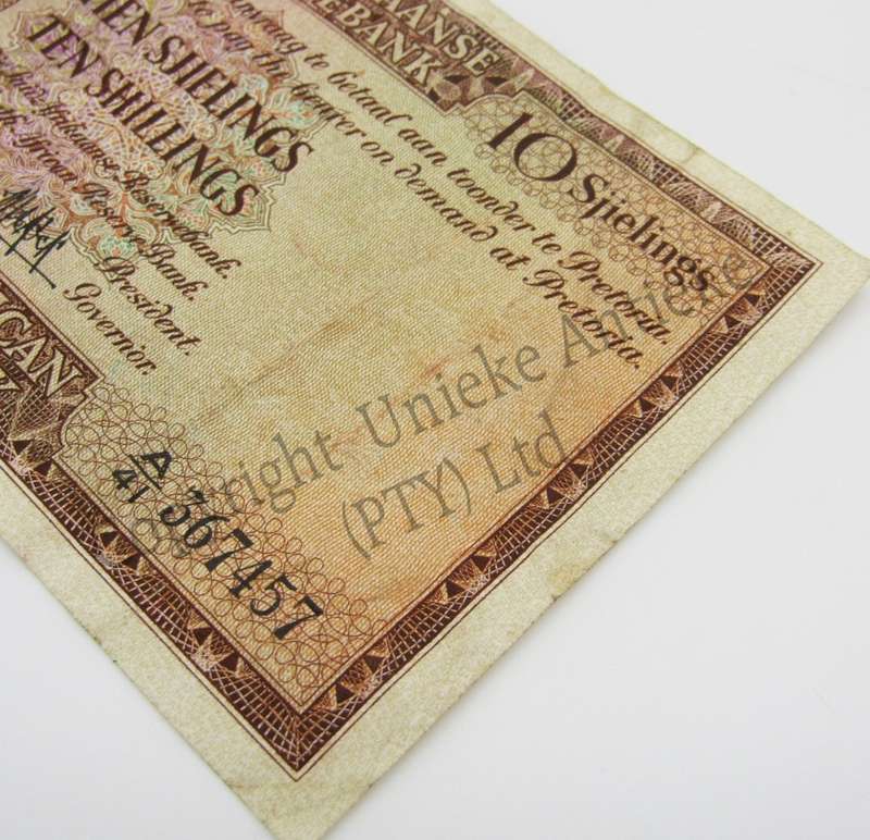 M.H de Kock Ten Shillings 1951 A/E A41 VF-
