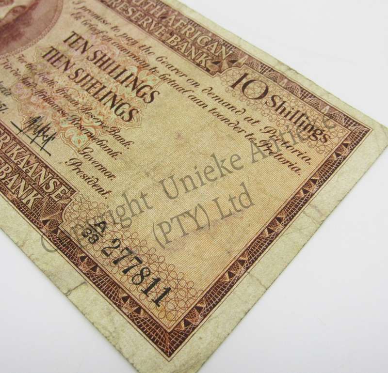 M.H de Kock Ten Shillings 1951 E/A A38 VF