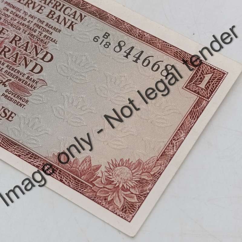 TW de Jongh Lot of 3x R1 banknotes First, Second & Third Issues - all starting and ending with 8