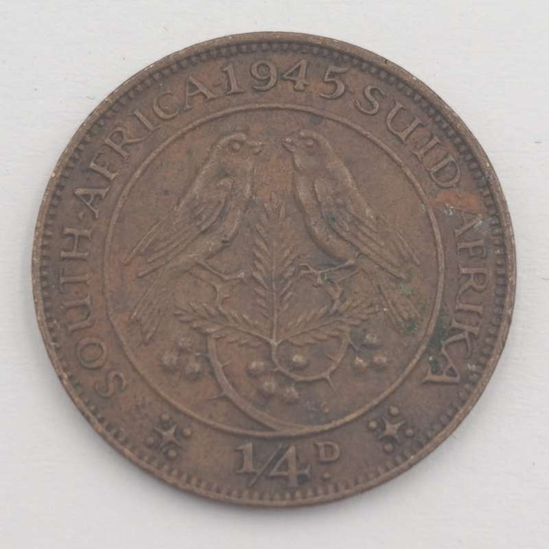 1945 South Africa farthing with 4 and 5 very far apart
