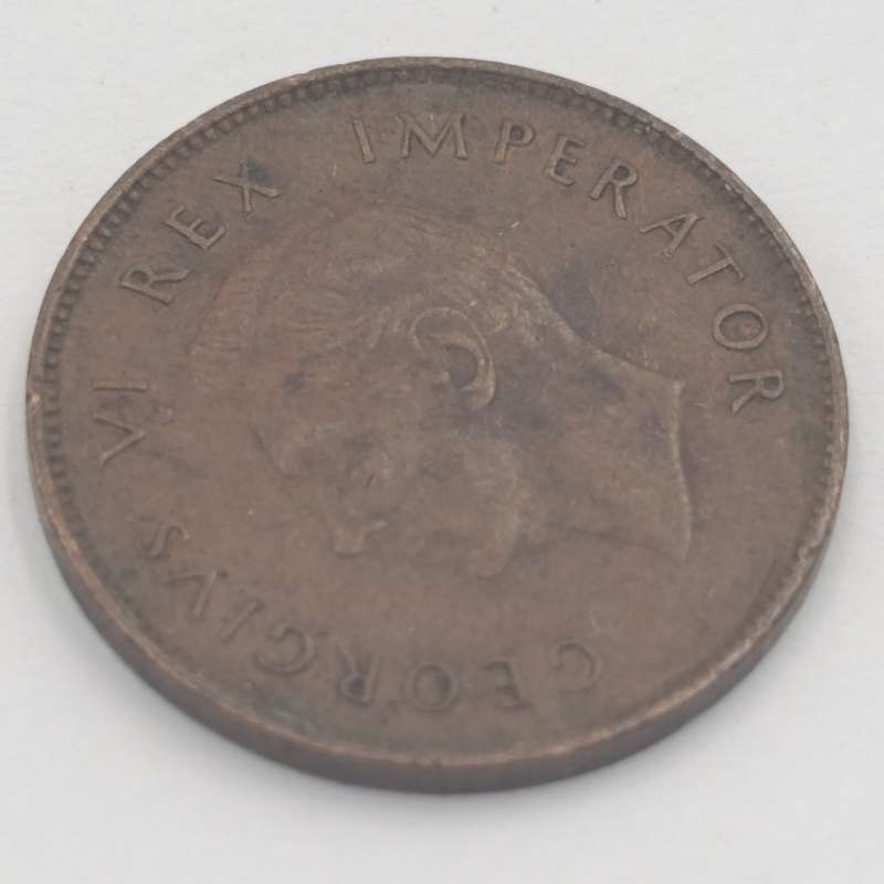 1945 South Africa farthing with 4 and 5 very far apart