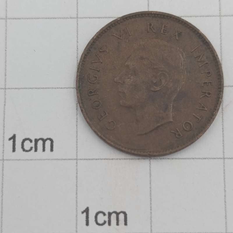 1945 South Africa farthing with 4 and 5 very far apart