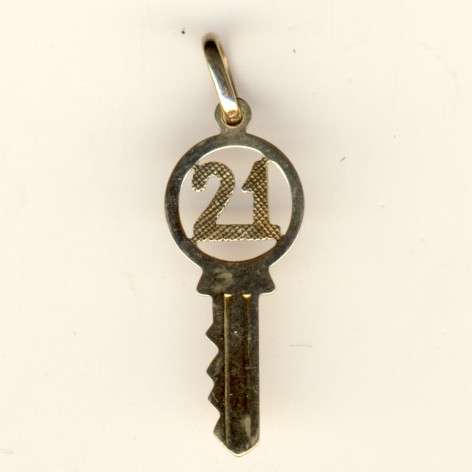 9kt gold 21st birthday key pendant