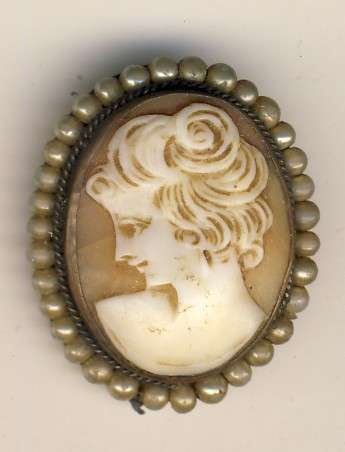 Bronze Cameo with pearls - pendant and brooch as per scan