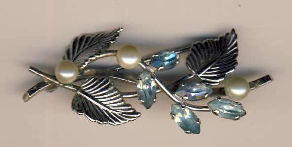 Vintage Van Dell sterling silver brooch with blue stones