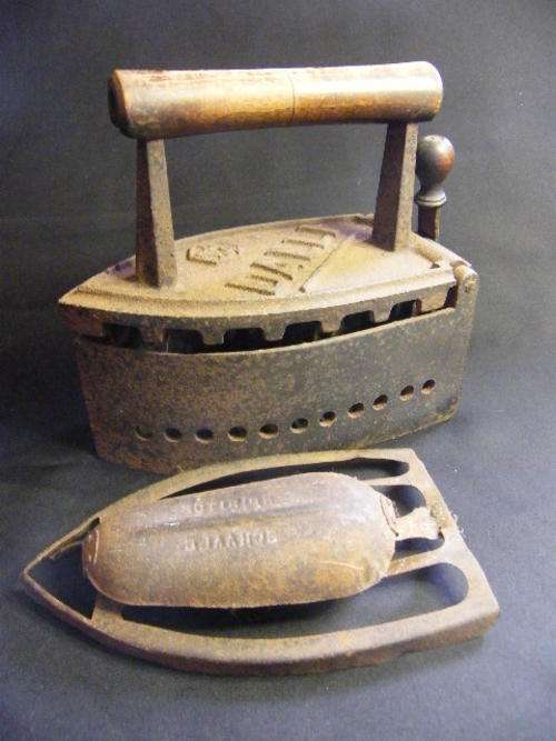 Antique Dalli iron works with coals - with stand - as per scan