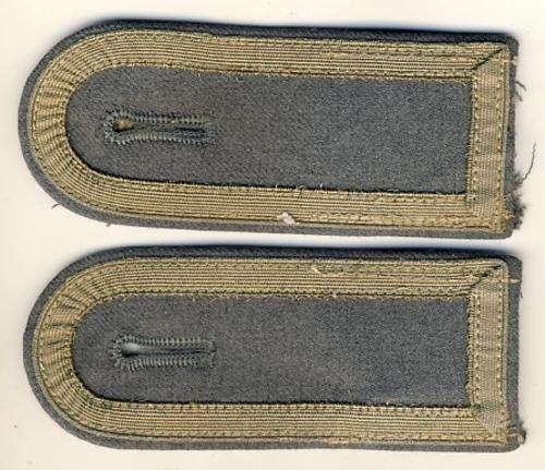 Pair of German Air Force Epaulettes - @@@ Crazy R1 Start