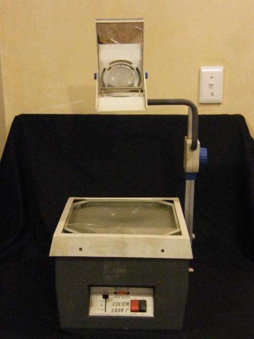 Overhead projector Edcom 2000F as per photo - glass needs repairing
