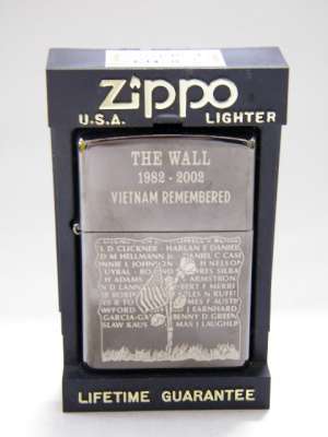 Zippo - The Wall 1982 - 2002 Vietnam Remembered  - 5 x 3.5cm - @@@ Crazy R1 Start