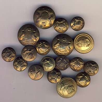 Lot of 18 buttons - sold as a lot @@@ Crazy R1 Start