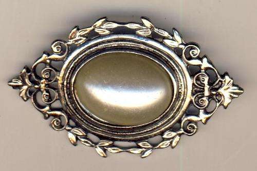 Vintage Costume Jewelery brooch as per scan