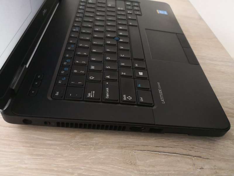DELL LATITUTDE E5440 4TH GEN CORE i5-4300U 8GB RAM 500GB HDD 14" SCREEN