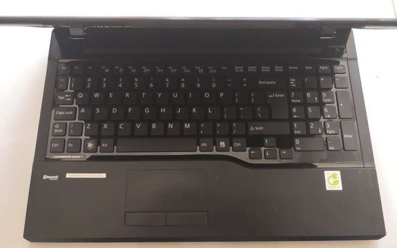 FUJITSU SIEMENS CORE i5-3320M 8GB RAM 500GB HDD 15.6" SCREEN