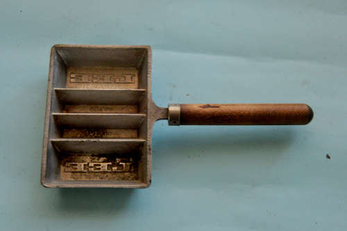 Tools - Lee lead mould for ½ lb & 1 lb lead blocks fine used .