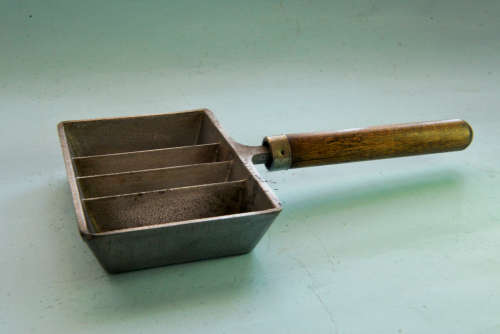 Tools - Lee lead mould for ½ lb & 1 lb lead blocks fine used .