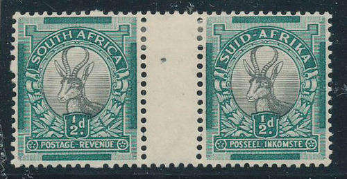 South Africa - 1933-48 - Â½d central gutter horiz pair mint hinged (SACC 55c).