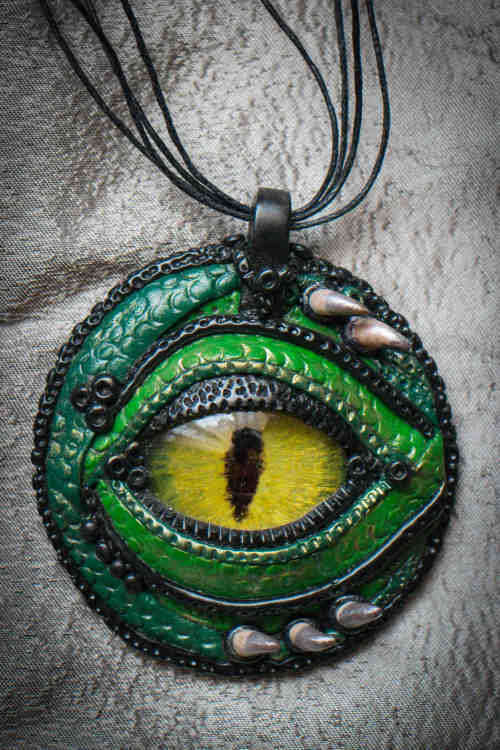 SALE Dragon Eye - Snaggle Tooth