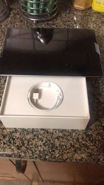 BRAND NEW Ipad (6th Gen) WIFI +CELLULAR 2018 - 128GB SPACE GREY
