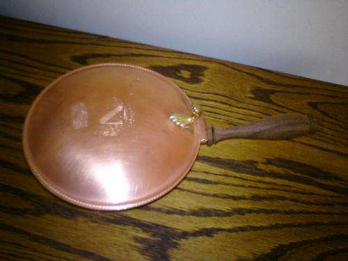 Copper pan with hinged lid