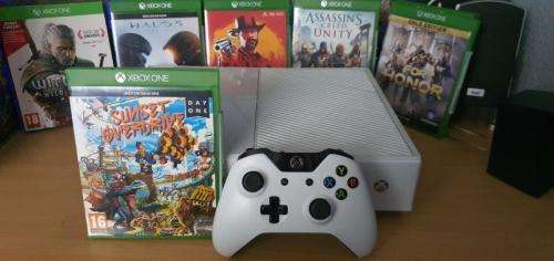 PERFECT CHRISMAS GIFT - XBOX ONE WITH CONTROLLER AND 15 ORIGIONAL GAMES