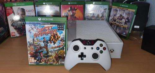 PERFECT CHRISMAS GIFT - XBOX ONE WITH CONTROLLER AND 15 ORIGIONAL GAMES