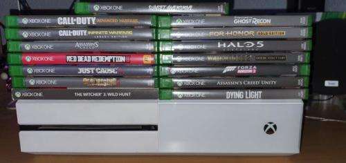 PERFECT CHRISMAS GIFT - XBOX ONE WITH CONTROLLER AND 15 ORIGIONAL GAMES