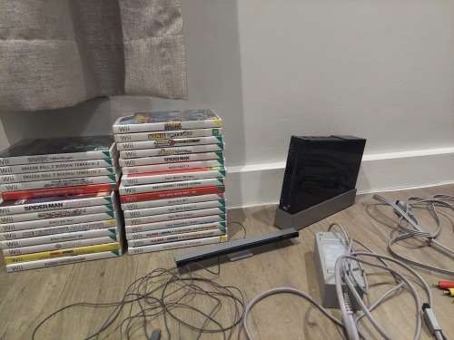Nintendo Wii + 31 Games
