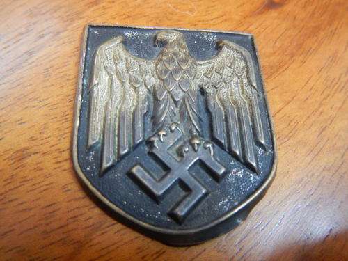 DAK TROPICAL HELMET BADGE #2 - ALL LUGS INTACT