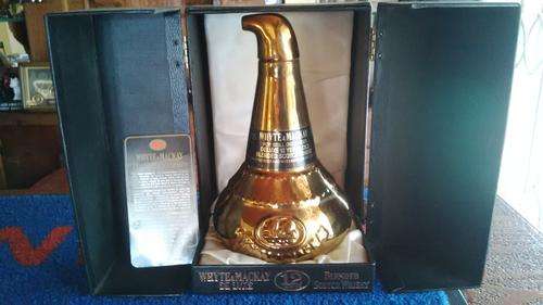 WHYTE & MACKAY DE LUX 12 YEAR 22CT GOLD POT STILL DECANTER