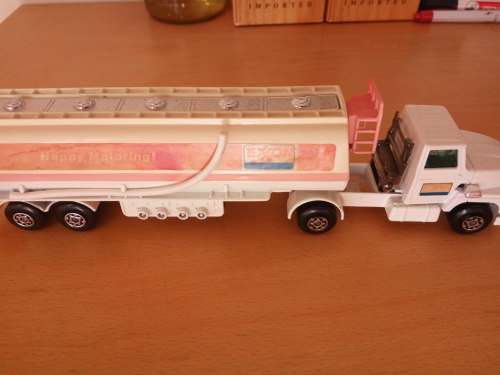 SUPER KINGS MATCHBOX K-16 ARTICULATED PETROL TANKER EXXON (1973)